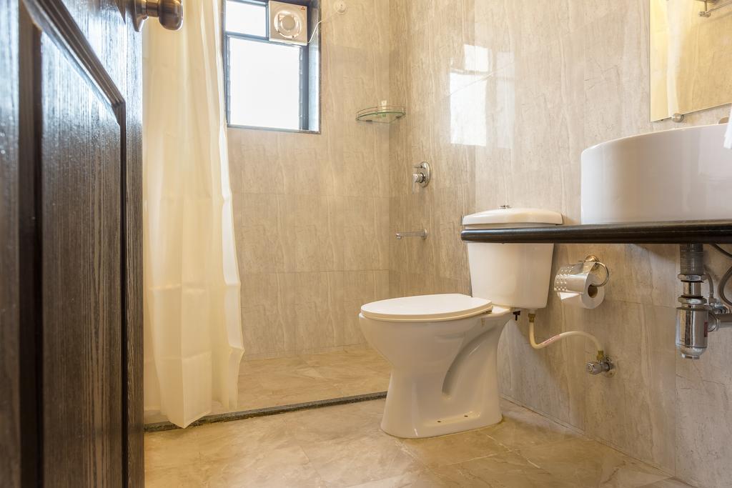 Treebo Trend Zeebo Suites Arpora Luaran gambar
